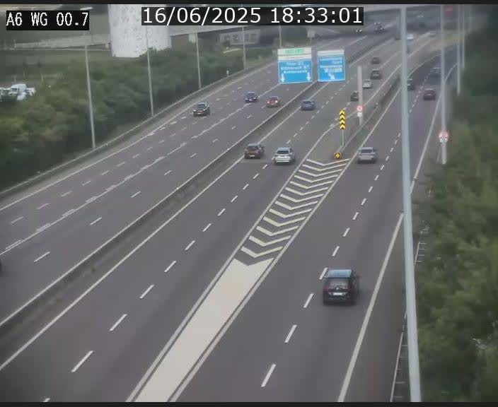 Traffic live webcam Luxembourg Croix de Cessange - A6 - BK 0.7 - direction A3 France