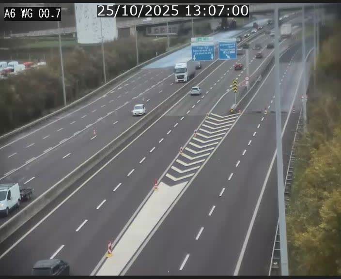 <h2>Traffic live webcam Luxembourg Croix de Cessange - A6 - BK 0.7 - direction A3 France</h2>