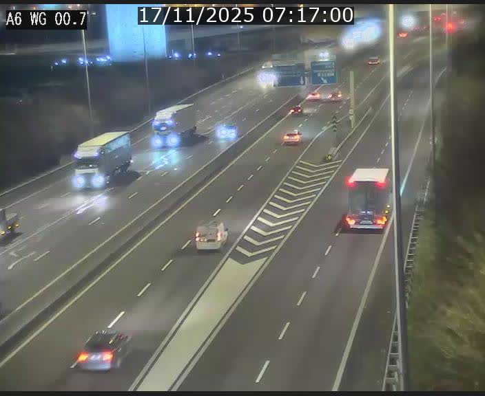 <h2>Traffic live webcam Luxembourg Croix de Cessange - A6 - BK 0.7 - direction A3 France</h2>