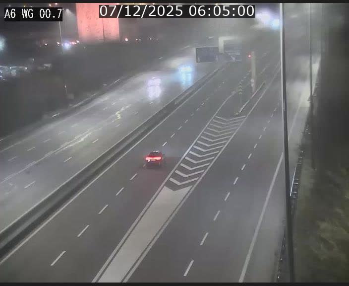 Traffic live webcam Luxembourg Croix de Cessange - A6 - BK 0.7 - direction A3 France