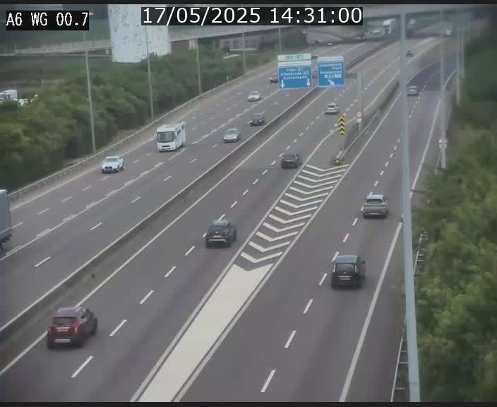 <h2>Traffic live webcam Luxembourg Croix de Cessange - A6 - BK 0.7 - direction A3 France</h2>