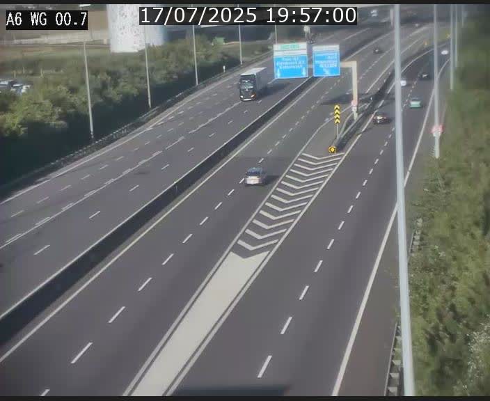 <h2>Traffic live webcam Luxembourg Croix de Cessange - A6 - BK 0.7 - direction A3 France</h2>