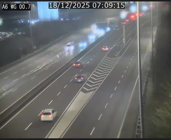 <h2>Traffic live webcam Luxembourg Croix de Cessange - A6 - BK 0.7 - direction A3 France</h2>