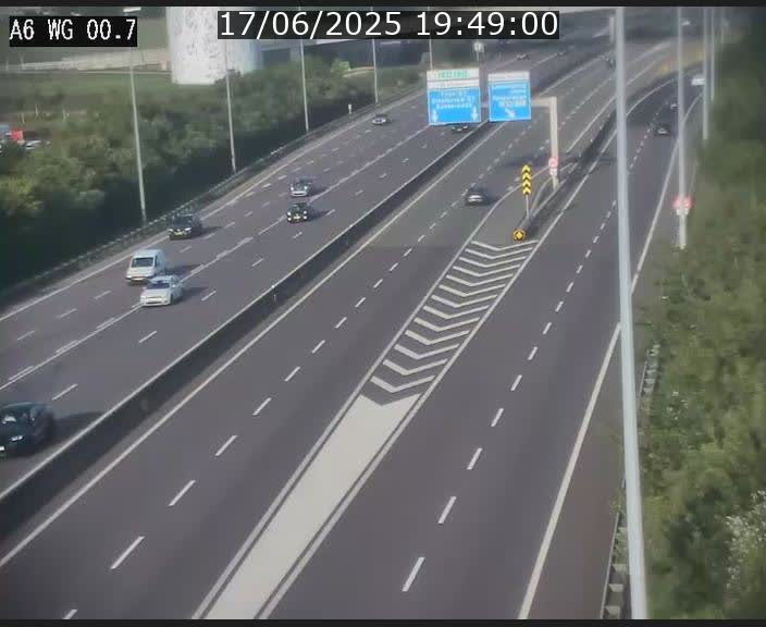 Traffic live webcam Luxembourg Croix de Cessange - A6 - BK 0.7 - direction A3 France