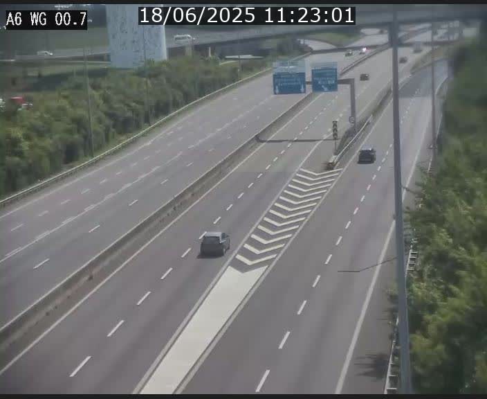 Traffic live webcam Luxembourg Croix de Cessange - A6 - BK 0.7 - direction A3 France