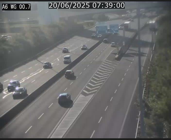 Traffic live webcam Luxembourg Croix de Cessange - A6 - BK 0.7 - direction A3 France