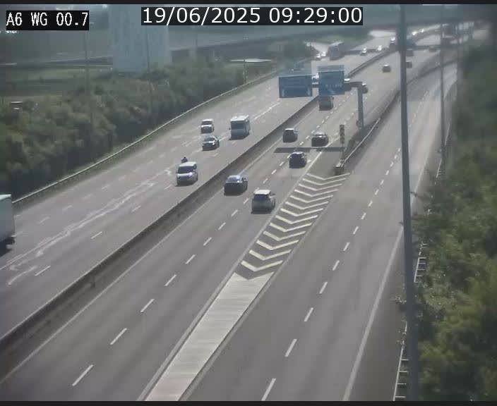 Traffic live webcam Luxembourg Croix de Cessange - A6 - BK 0.7 - direction A3 France
