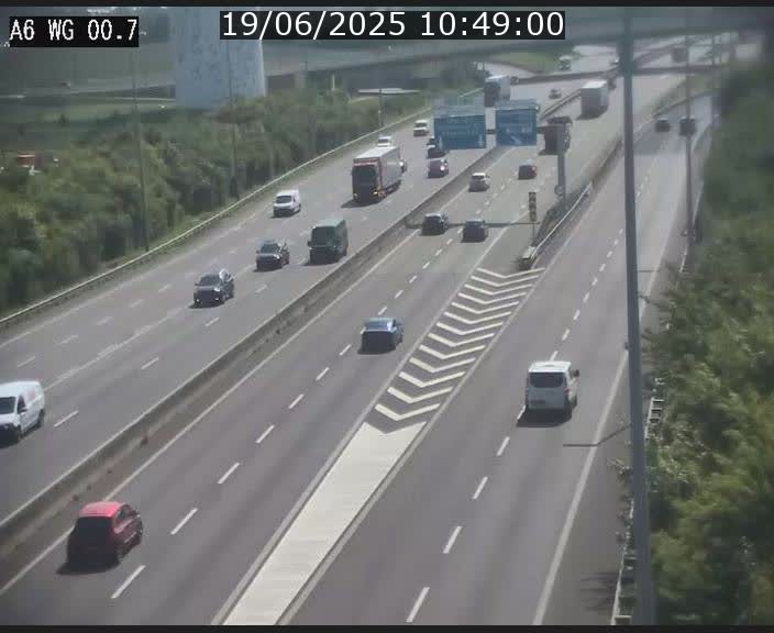 Traffic live webcam Luxembourg Croix de Cessange - A6 - BK 0.7 - direction A3 France