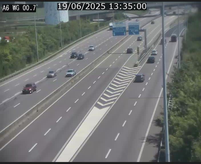 Traffic live webcam Luxembourg Croix de Cessange - A6 - BK 0.7 - direction A3 France