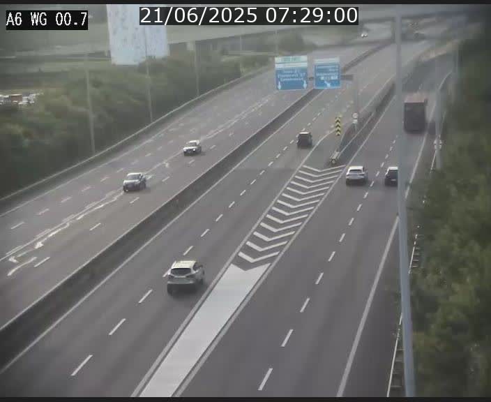 Traffic live webcam Luxembourg Croix de Cessange - A6 - BK 0.7 - direction A3 France