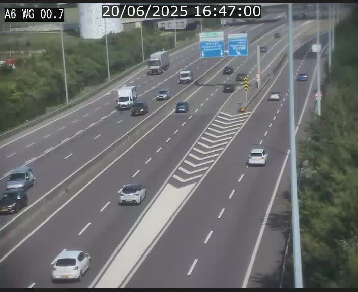 Traffic live webcam Luxembourg Croix de Cessange - A6 - BK 0.7 - direction A3 France