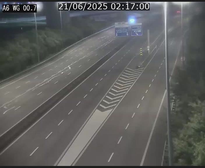 Traffic live webcam Luxembourg Croix de Cessange - A6 - BK 0.7 - direction A3 France