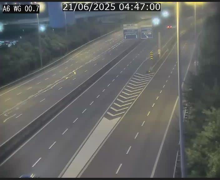 Traffic live webcam Luxembourg Croix de Cessange - A6 - BK 0.7 - direction A3 France
