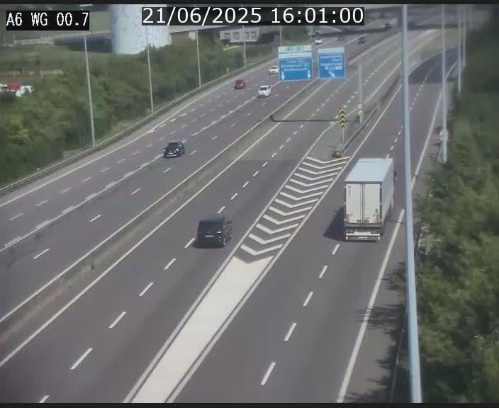 Traffic live webcam Luxembourg Croix de Cessange - A6 - BK 0.7 - direction A3 France