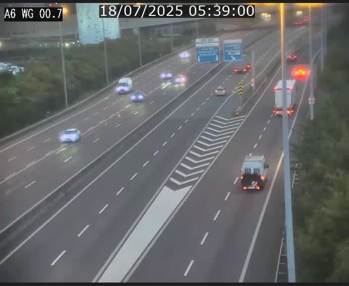 Traffic live webcam Luxembourg Croix de Cessange - A6 - BK 0.7 - direction A3 France