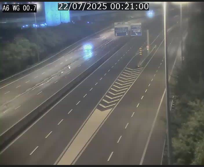Traffic live webcam Luxembourg Croix de Cessange - A6 - BK 0.7 - direction A3 France