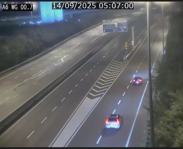 Traffic live webcam Luxembourg Croix de Cessange - A6 - BK 0.7 - direction A3 France