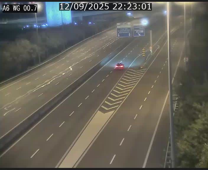Traffic live webcam Luxembourg Croix de Cessange - A6 - BK 0.7 - direction A3 France