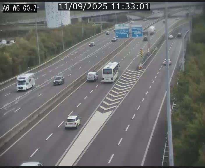 Traffic live webcam Luxembourg Croix de Cessange - A6 - BK 0.7 - direction A3 France