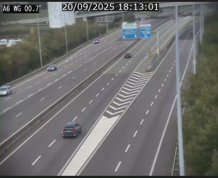 Traffic live webcam Luxembourg Croix de Cessange - A6 - BK 0.7 - direction A3 France