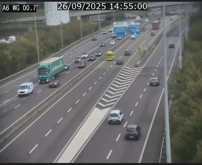 Traffic live webcam Luxembourg Croix de Cessange - A6 - BK 0.7 - direction A3 France