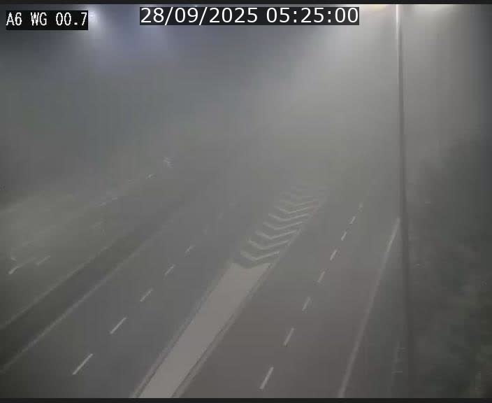 Traffic live webcam Luxembourg Croix de Cessange - A6 - BK 0.7 - direction A3 France