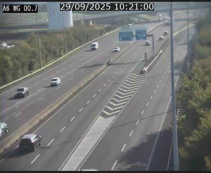 Traffic live webcam Luxembourg Croix de Cessange - A6 - BK 0.7 - direction A3 France