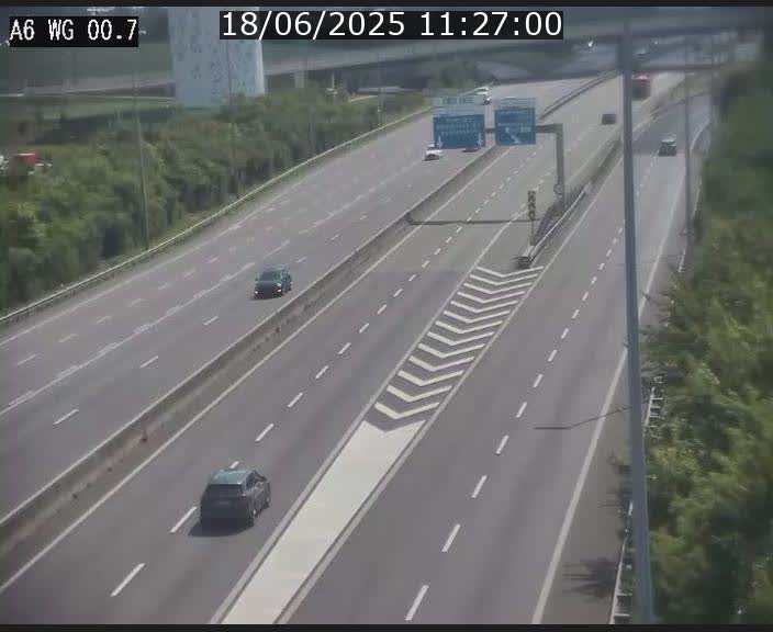 <h2>Traffic live webcam Luxembourg Croix de Cessange - A6 - BK 0.7 - direction A3 France</h2>