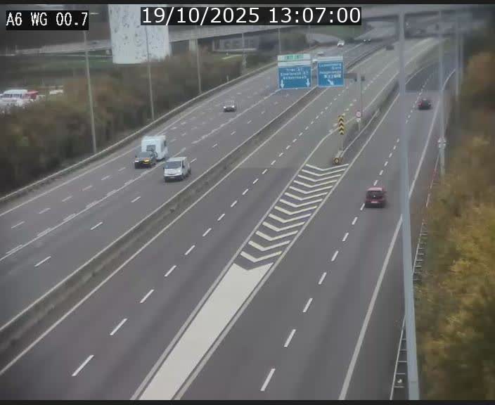 Traffic live webcam Luxembourg Croix de Cessange - A6 - BK 0.7 - direction A3 France