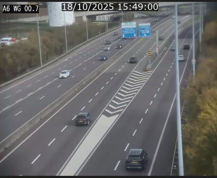 <h2>Traffic live webcam Luxembourg Croix de Cessange - A6 - BK 0.7 - direction A3 France</h2>