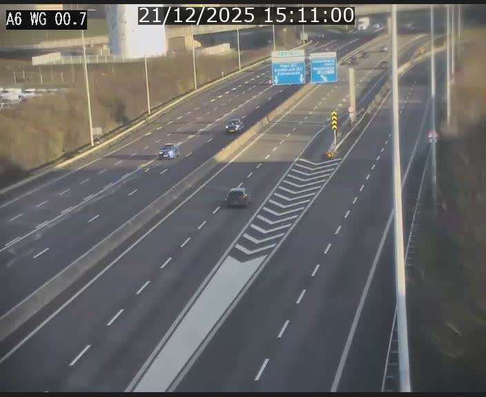 <h2>Traffic live webcam Luxembourg Croix de Cessange - A6 - BK 0.7 - direction A3 France</h2>