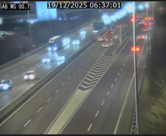 Traffic live webcam Luxembourg Croix de Cessange - A6 - BK 0.7 - direction A3 France