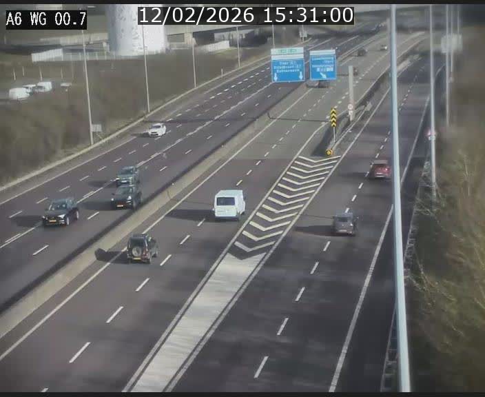 <h2>Traffic live webcam Luxembourg Croix de Cessange - A6 - BK 0.7 - direction A3 France</h2>
