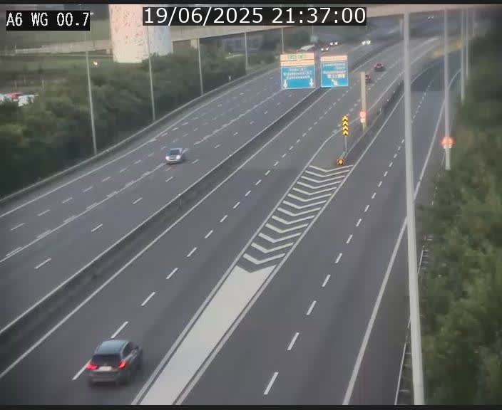<h2>Traffic live webcam Luxembourg Croix de Cessange - A6 - BK 0.7 - direction A3 France</h2>