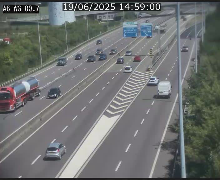 <h2>Traffic live webcam Luxembourg Croix de Cessange - A6 - BK 0.7 - direction A3 France</h2>