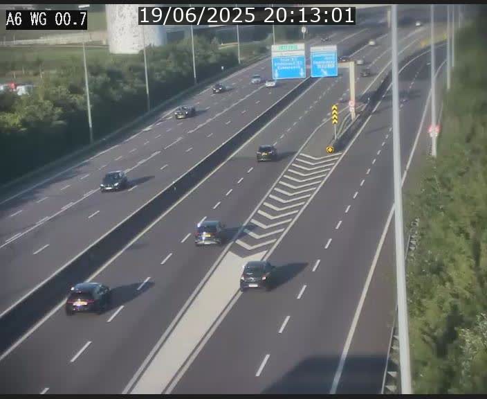 <h2>Traffic live webcam Luxembourg Croix de Cessange - A6 - BK 0.7 - direction A3 France</h2>