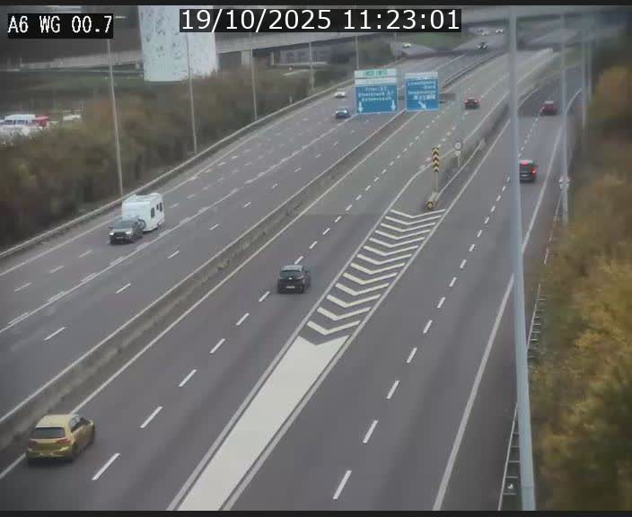 <h2>Traffic live webcam Luxembourg Croix de Cessange - A6 - BK 0.7 - direction A3 France</h2>
