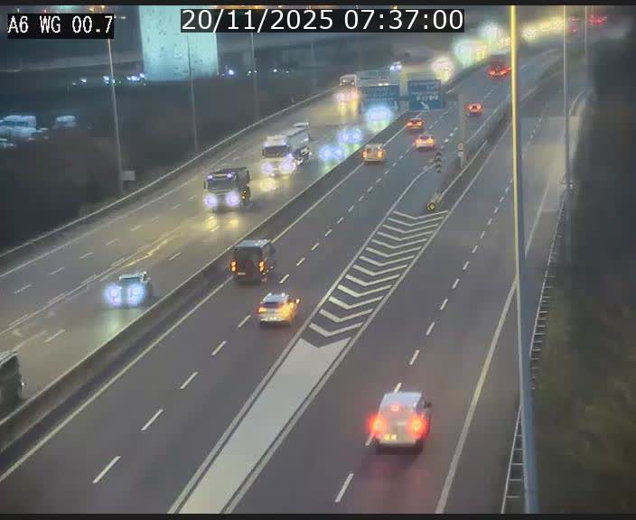 <h2>Traffic live webcam Luxembourg Croix de Cessange - A6 - BK 0.7 - direction A3 France</h2>