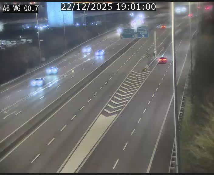 <h2>Traffic live webcam Luxembourg Croix de Cessange - A6 - BK 0.7 - direction A3 France</h2>