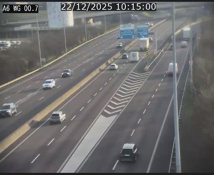 <h2>Traffic live webcam Luxembourg Croix de Cessange - A6 - BK 0.7 - direction A3 France</h2>