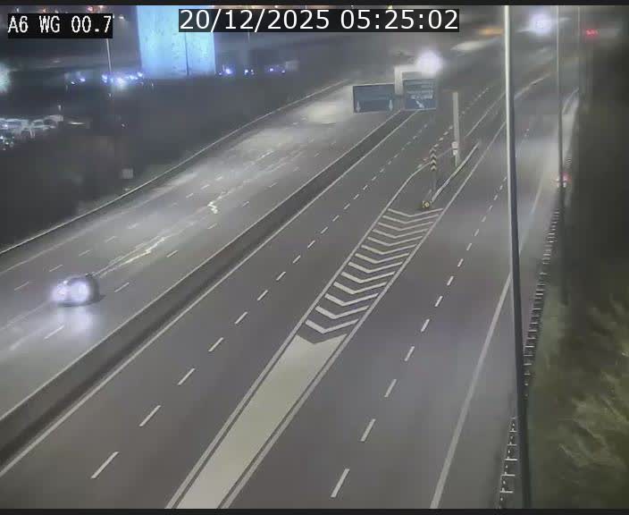 <h2>Traffic live webcam Luxembourg Croix de Cessange - A6 - BK 0.7 - direction A3 France</h2>