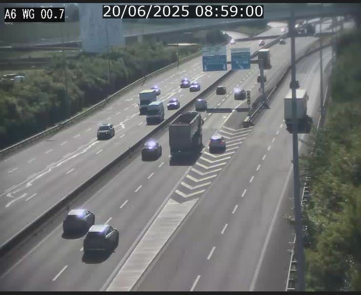 <h2>Traffic live webcam Luxembourg Croix de Cessange - A6 - BK 0.7 - direction A3 France</h2>