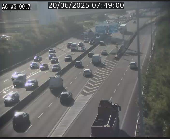 <h2>Traffic live webcam Luxembourg Croix de Cessange - A6 - BK 0.7 - direction A3 France</h2>