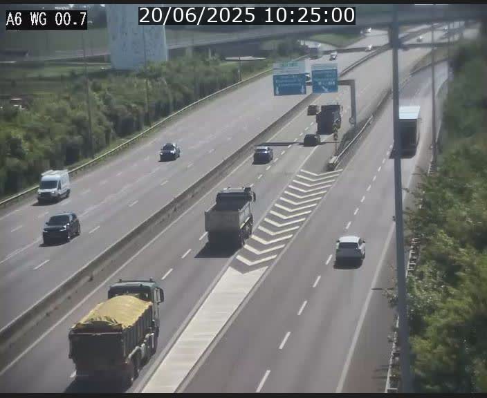 <h2>Traffic live webcam Luxembourg Croix de Cessange - A6 - BK 0.7 - direction A3 France</h2>