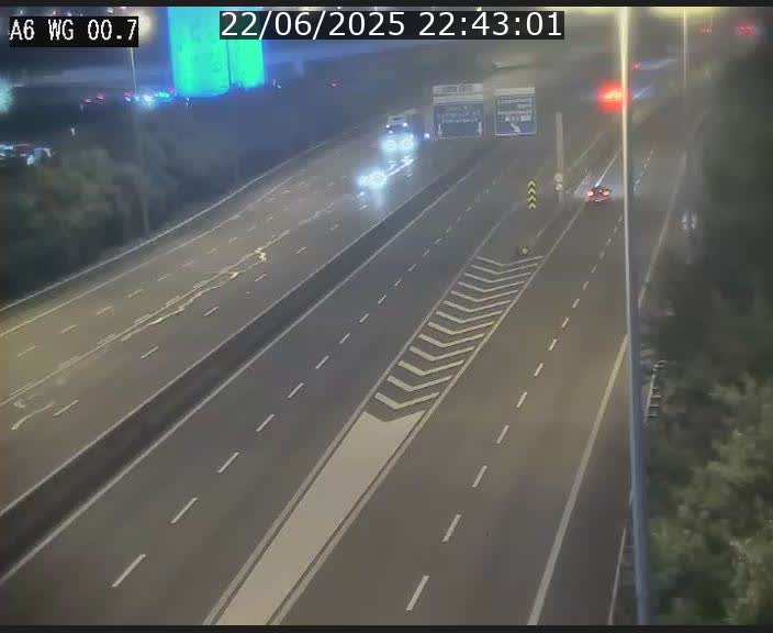 <h2>Traffic live webcam Luxembourg Croix de Cessange - A6 - BK 0.7 - direction A3 France</h2>