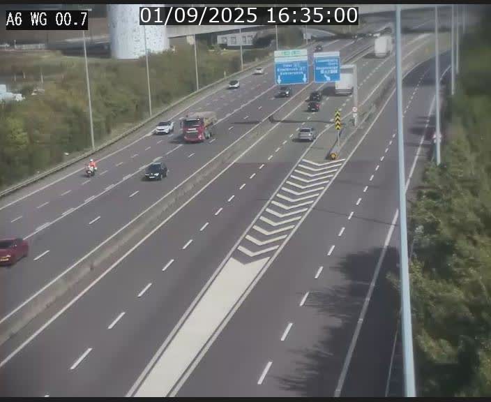 <h2>Traffic live webcam Luxembourg Croix de Cessange - A6 - BK 0.7 - direction A3 France</h2>
