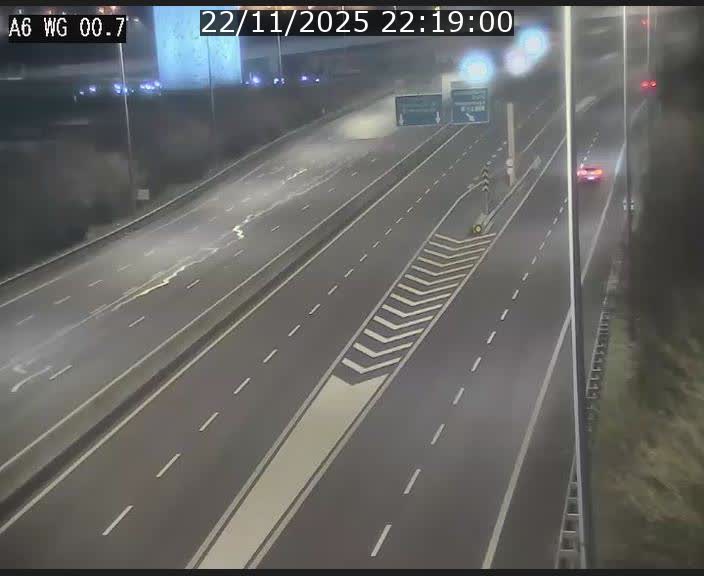 Traffic live webcam Luxembourg Croix de Cessange - A6 - BK 0.7 - direction A3 France