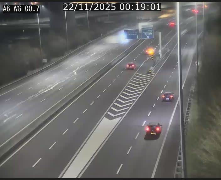 <h2>Traffic live webcam Luxembourg Croix de Cessange - A6 - BK 0.7 - direction A3 France</h2>