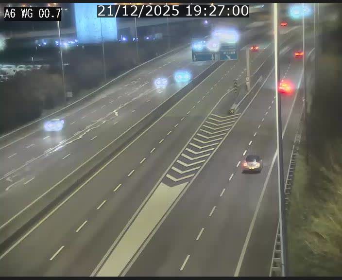 <h2>Traffic live webcam Luxembourg Croix de Cessange - A6 - BK 0.7 - direction A3 France</h2>