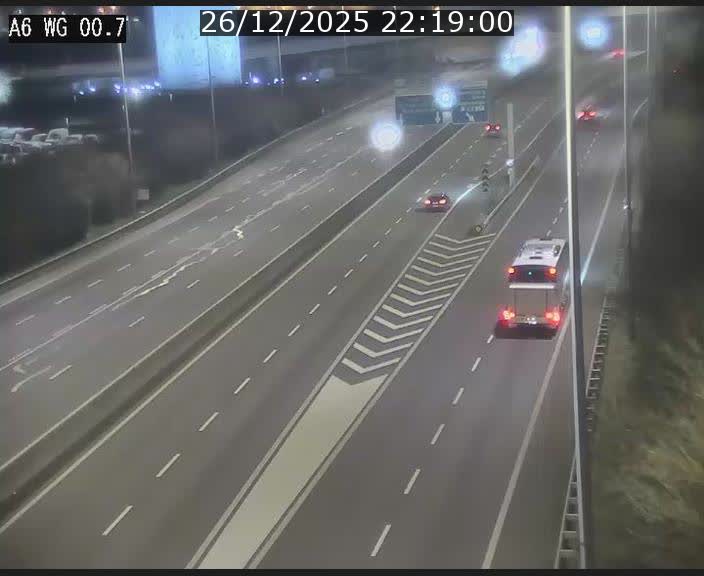 <h2>Traffic live webcam Luxembourg Croix de Cessange - A6 - BK 0.7 - direction A3 France</h2>